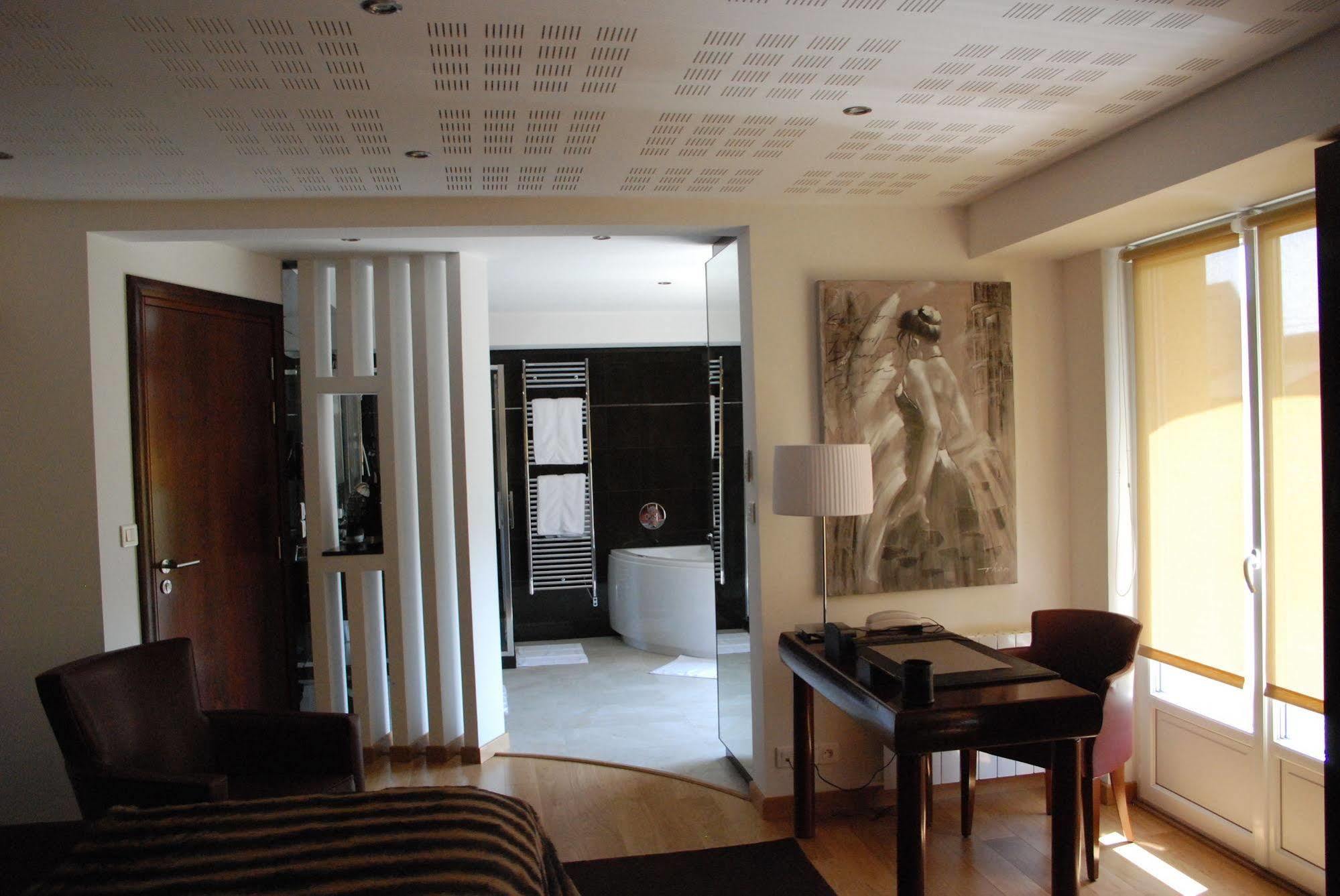 Hotel Ariane & 3*